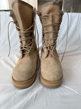 UFCW 8430 Men's Military Army Desert Combat Boots Steel Toe Vibram Sole Sz 2R